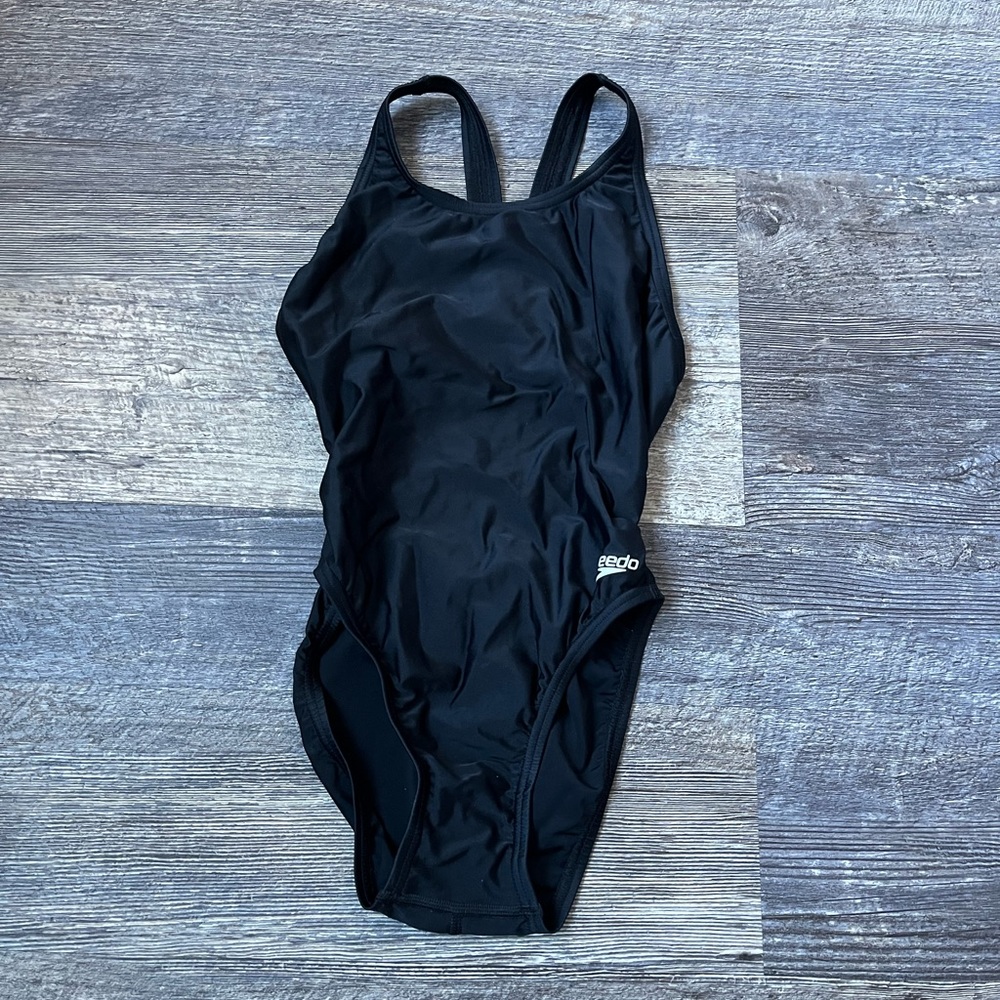 Black speedo size 28